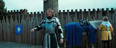 Squire, help me with this
armour would you? It's jammed. - The Siege of Robin Hood