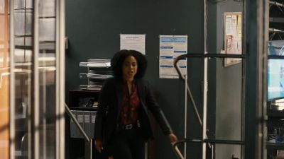 Stabler's chasing down
a lead on Wen's son, - Law & Order: Organized Crime