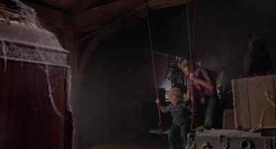 - Stace, you gotta step off.
- We got you. - Flowers in the Attic