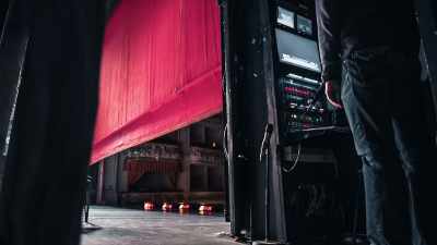Stagehands, security, 
set designers. - New York Homicide