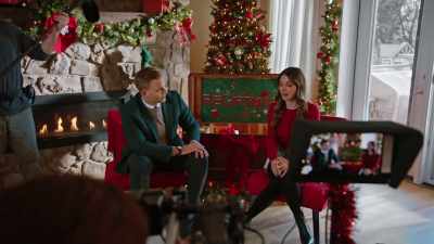 (stammers)
I just need to stay focused. - The Jinglebell Jubilee