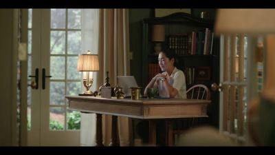 - [stammers]
- [Paige] Hello, debutantes. - The Summer I Turned Pretty