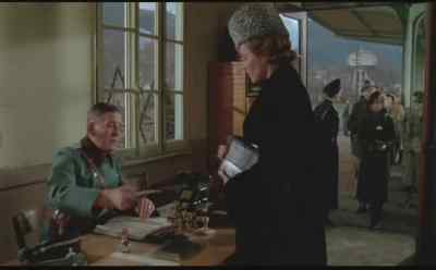 - [Stamp Thumps]
- All right. - Julia