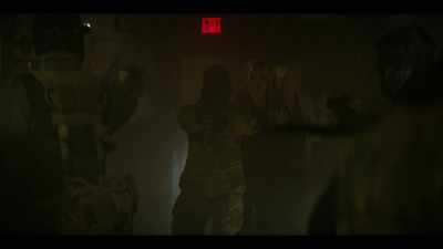 ‐Stand down.
‐(soft whimpering) - Y: The Last Man