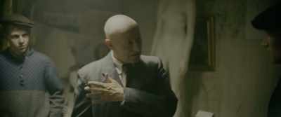 Stand sideways. That makes you
a smaller target. Arm straight. - Into the Darkness