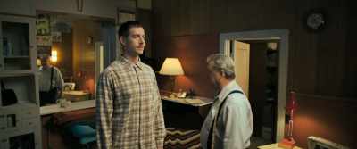 Stand straight and,
if you don't move, - The Middle Man