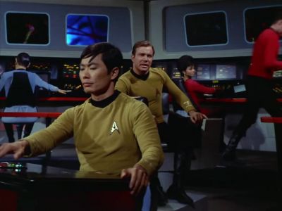 - Standard orbit, captain.
- Not now. - Star Trek