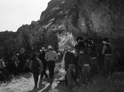 Standby, The Mesquiteers
are just starting. - Wyoming Outlaw