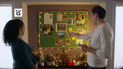 Stanley and Edith have
connections to the art world, - The Santa Stakeout