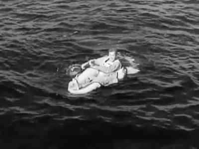 - Starboard stop. - Submarine Command