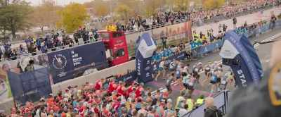 [starting gun fires]
[cheering, applause] - Brittany Runs a Marathon