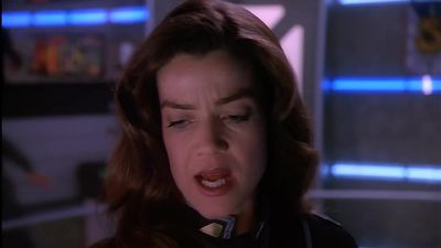 - Status.
- They're not moving. Holding position. - Babylon 5