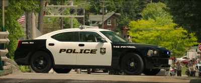 Stay back, everyone!
- Stay in your car, sir! - Bon Cop Bad Cop 2