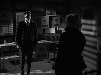 - Stay back. - The Killer That Stalked New York