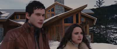 Stay back! - The Twilight Saga: Breaking Dawn   Part 2