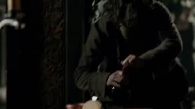 Stay back! - Outlander