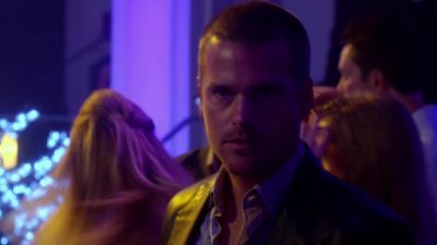 Stay back. - NCIS: Los Angeles