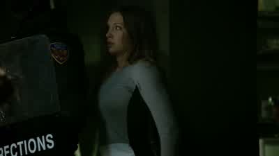 Stay down! - Arrow