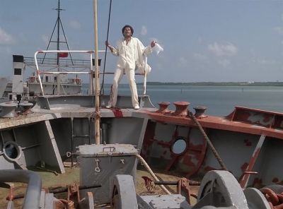 Stay here. Don't move.
Stay here. - Miami Vice
