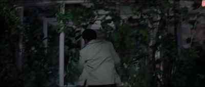 Stay here, I'm going around the back. - Beyond the Valley of the Dolls