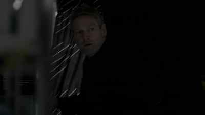 Stay here. - Wallander