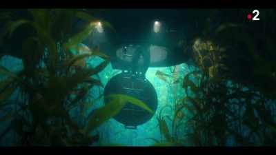 Stay and keep an
eye on the Nautilus. - Nautilus