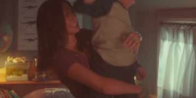 - Stay still.
- You're so heavy! - The Way Home