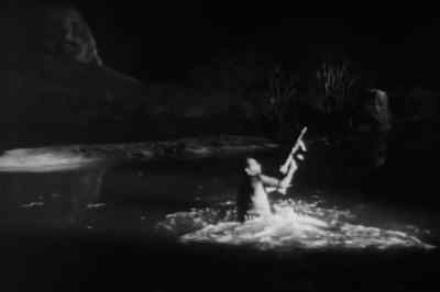 Stay where you are, Hammud.
- Stop, Hammud. - Sundown