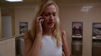 Stay where you are. I'll call you back.
Okay. - Dexter