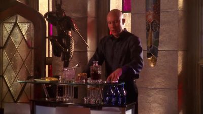 Stay where you are! - Smallville
