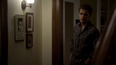 Stefan. You're home. - The Vampire Diaries
