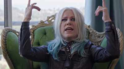 Step aside, everyone.
Here comes the queen. - This Is Pop