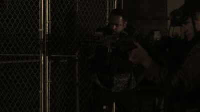 Step away from the boy, Swann.
He's infected and under quarantine. - V Wars