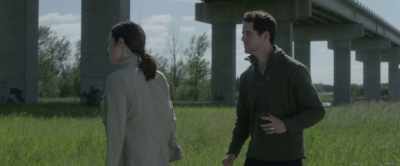 - Step back.
- What? - Radius