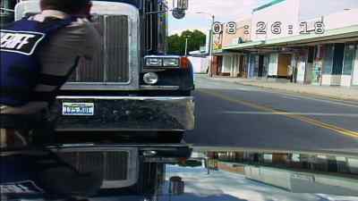 -STEP DOWN FROM
THE VEHICLE, SIR. - Reno 911!