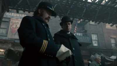 - Step right up!
- Come on, put your backs into it! - The Alienist