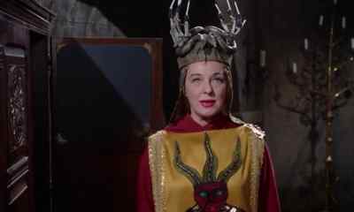 Stephanie, you can't hurt her. - The Witches