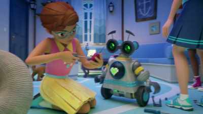 STEPHANIE:
Dash, bring that back! - LEGO Friends: Girls on a Mission