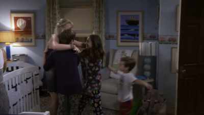 - Stephanie!
- Hi! Hello, hello! - Fuller House