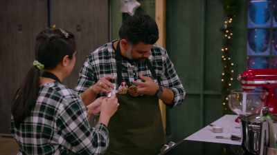 - Stephanie and Jessica,
they've killed - Baking It
