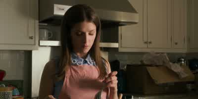 Stephanie, please call me back. - A Simple Favor
