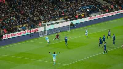 Sterling exchanges passes with De Bruyne
and he's got it through to David Silva! - All or Nothing: Manchester City