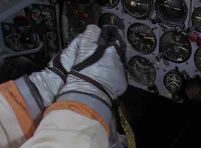 STEVE: I have to remove my left hand
to let down my landing gear. - The Six Million Dollar Man