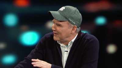 Steve Levitan I worked with
on Oliver Beene. - Norm Macdonald Has a Show