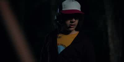 Steve? Steve, what's going on down there? Get down here. - Stranger Things