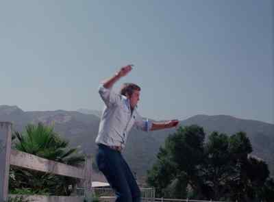 STEVE:
The back gate's open. - The Six Million Dollar Man
