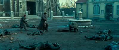 Right! We're going to put this on our backs, and, when I say go, - lift hard! - Okay. Diana! Shield! - Wonder Woman