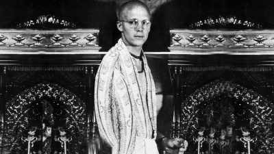 Steven Bryant was going around
and talking to people and... - Krishnas: Gurus. Karma. Murder.