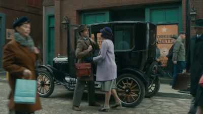Steven! Steven, guess what? - Frankie Drake Mysteries