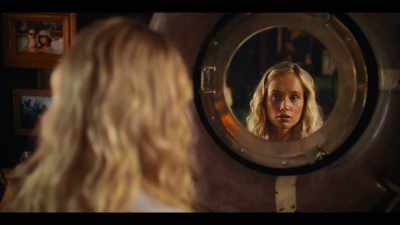 -Stevie.
-She's right. - Dive Club